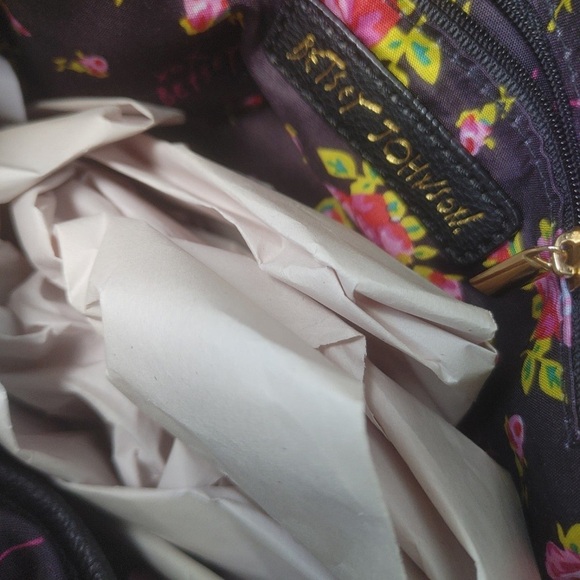 Betsey Johnson Santa suit crossbody - Picture 6 of 12